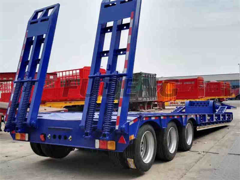 3 Axle Low Flatbed Semi Trailer Not Running Smoothly