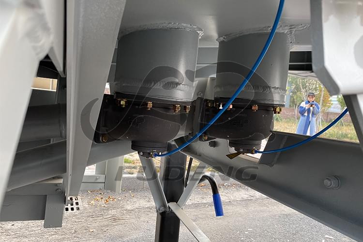 bottom-valves-of-fuel-tanker-trailer