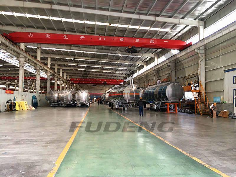 fuel-tanker-semi-trailer-02