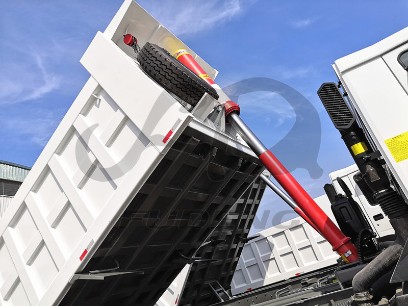 howo-tipping-truck-03