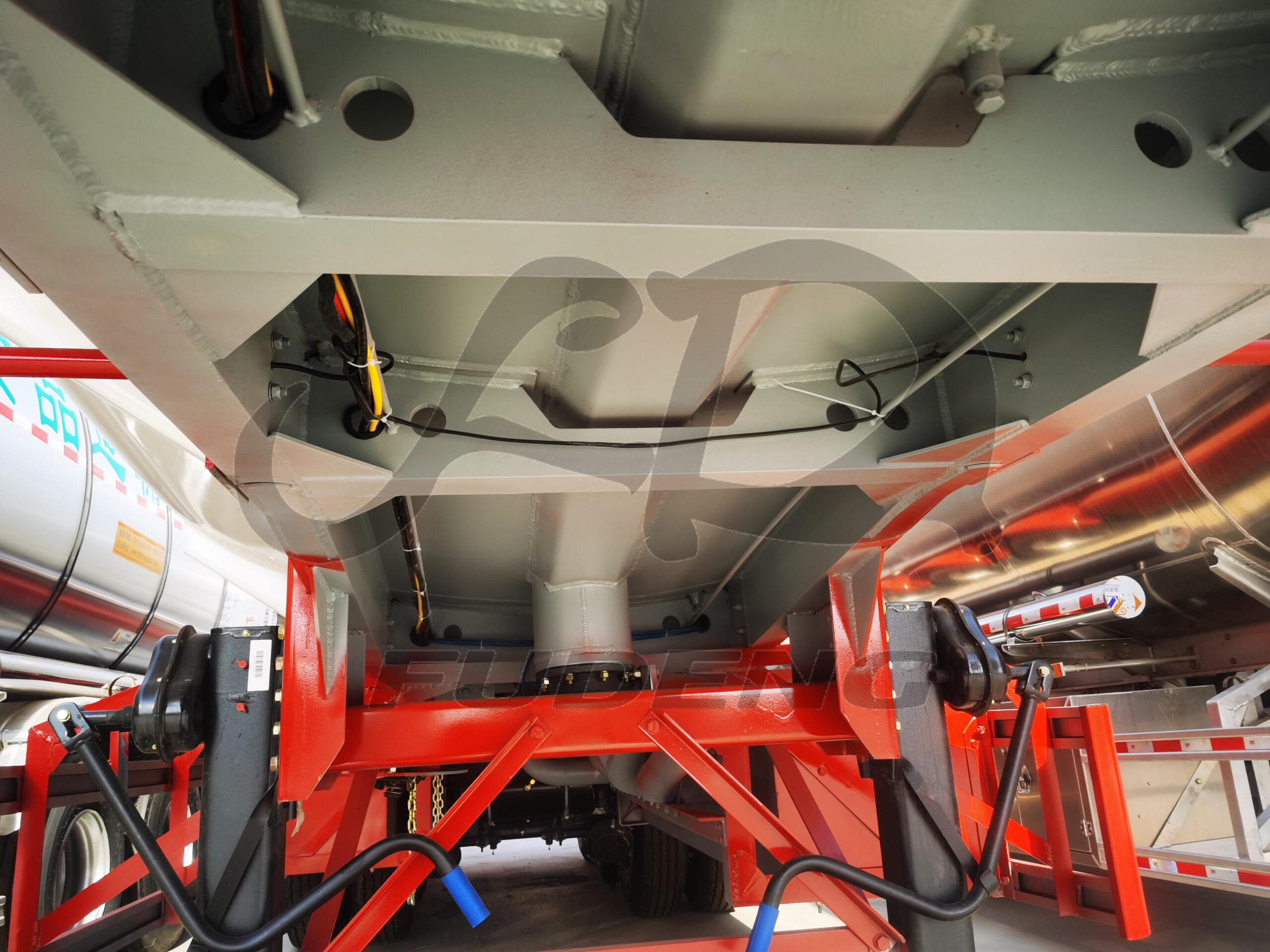 oil-tanker-trailer-2