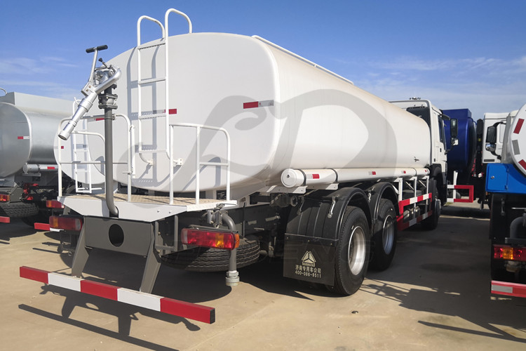 Rear working platform.