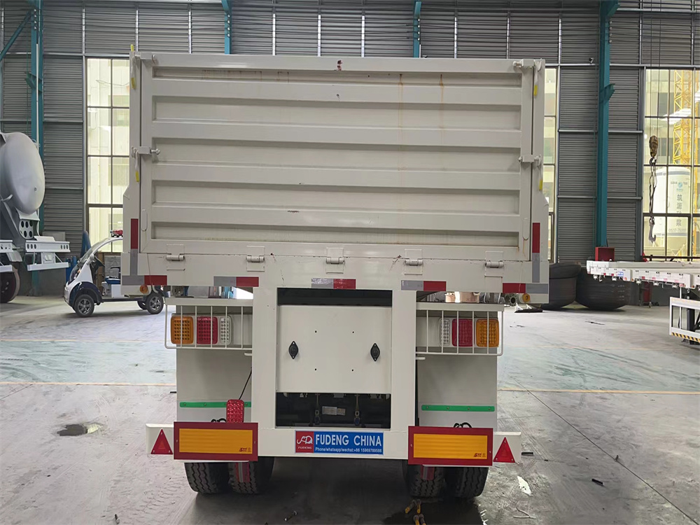 3Axles Dropside Trailer5