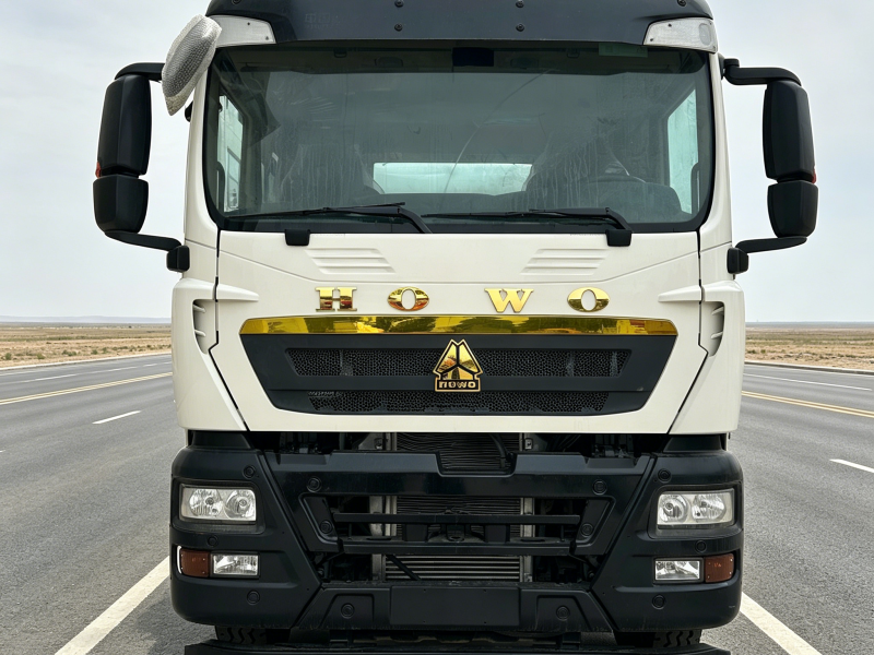 Alternative view of HOWO 8×4 Concrete Mixer Truck For Sale