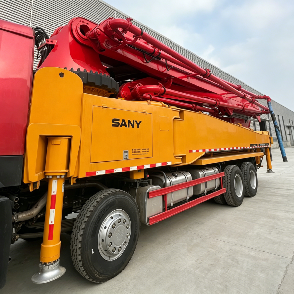 Sinotruk Chassis Concrete Pump Truck For Sale - 图片 4