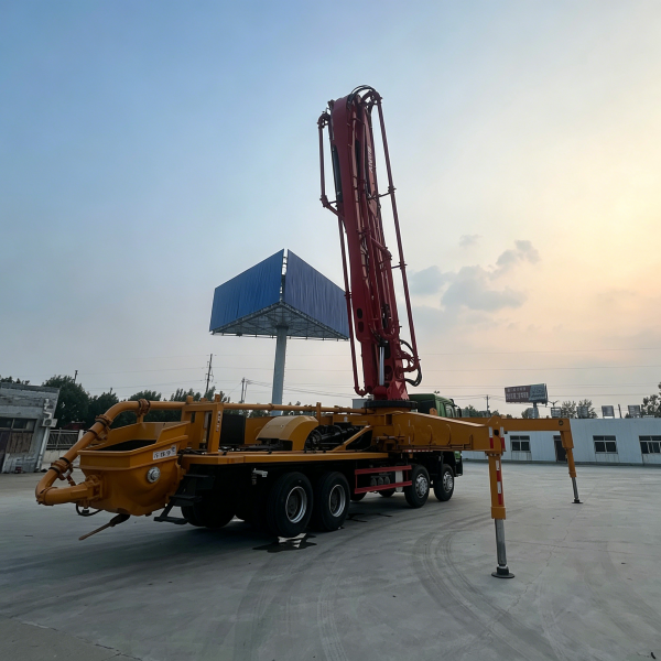 Sinotruk Chassis Concrete Pump Truck For Sale - 图片 5