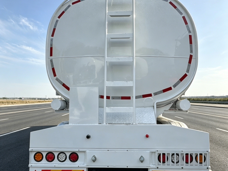 Alternative view of 3-Axis Aluminum Alloy Oil Tank Semi-Trailer For Sale