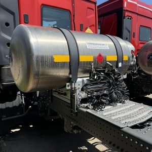 SINOTRUK HOWO MAX 6x4 Tractor Truck side view