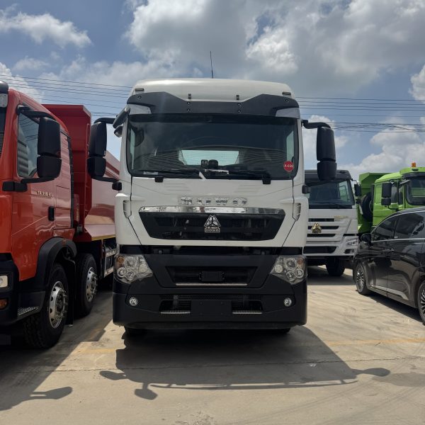 SINOTRUK HOWO TX 6x4 Tractor Truck - photo 1