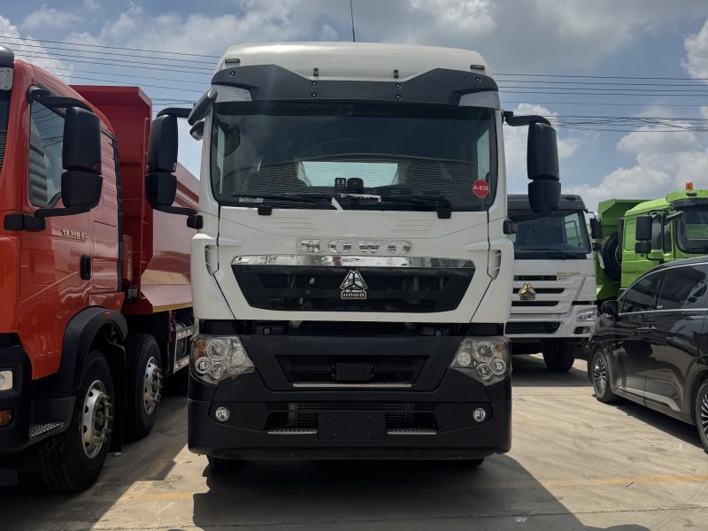 SINOTRUK HOWO TX 6x4 Tractor Truck - photo 1