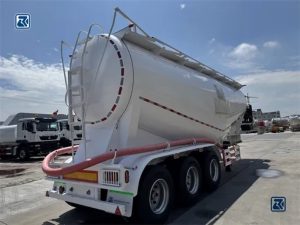 3 Axles 40CBM Powder Bulk Cement Semi-Trailer side view