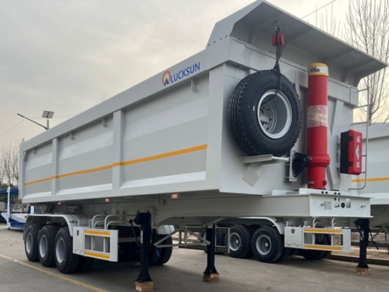 U-Shape Rear Dump Semi-Trailer side view
