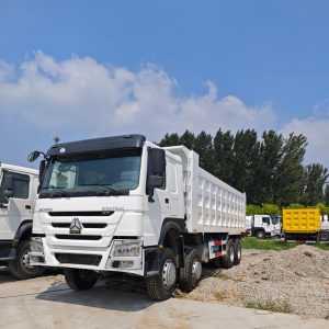 Alternative view of Sinotruk HOWO 6x4 U-Type Dump Truck