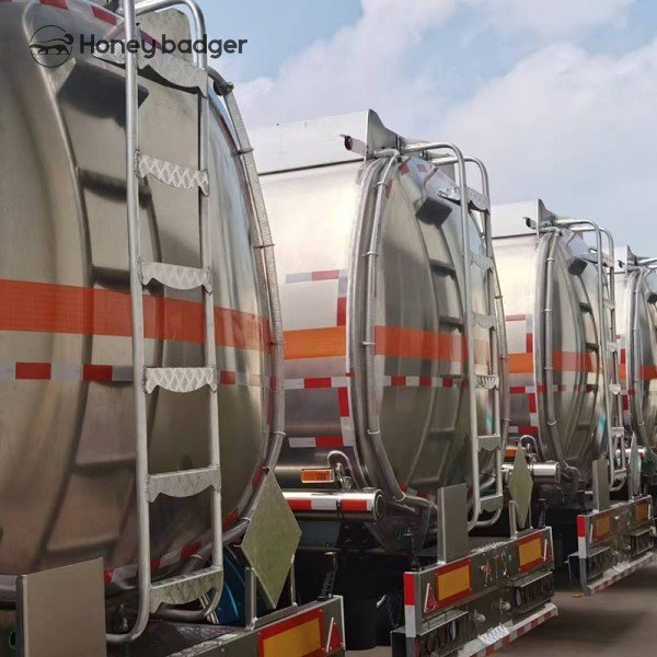 Stainless Steel Tanker Semi Trailer for Sale