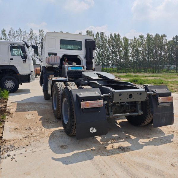 SINOTRUK HOWO heavy truck 371 horsepower 6X4 tractor - 图片 3